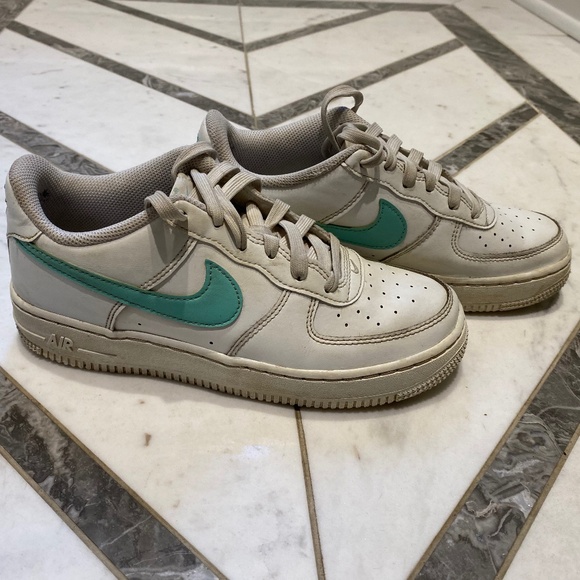 Nike Air Force 1 - Torquoise and White Size 4.5Y - Picture 2 of 4